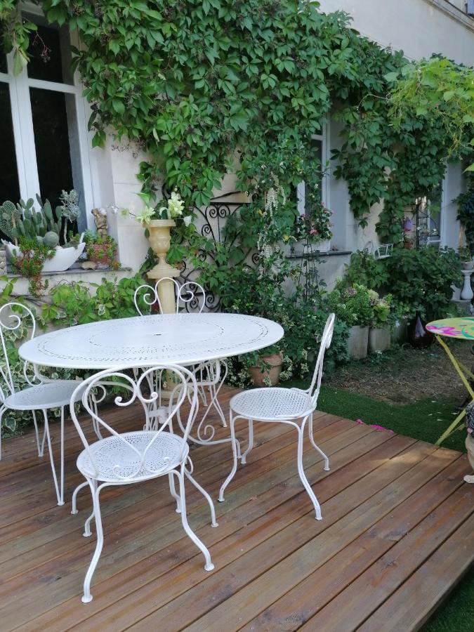 Au Relais Fleuri Bed & Breakfast Gilette Bagian luar foto
