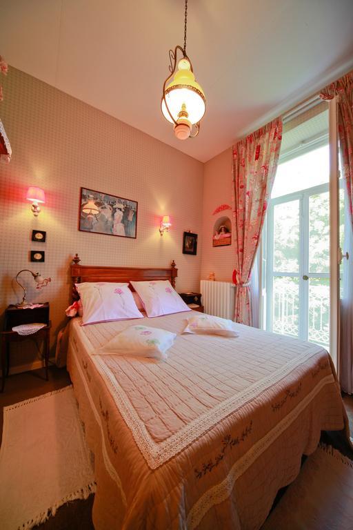 Au Relais Fleuri Bed & Breakfast Gilette Bagian luar foto